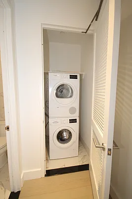 Rented by Red Apple Group | media 28