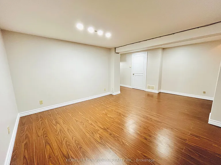 298 Empress Ave #BASEMENT — Photo 12