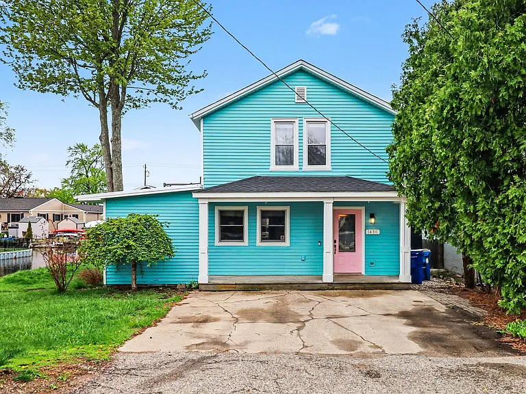 1430 Rossdale Dr — Photo 1