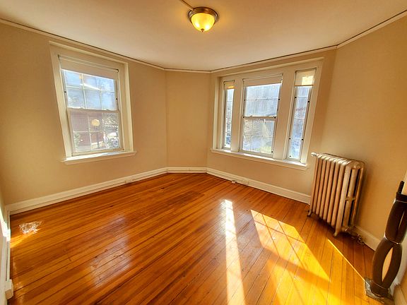 5th image of 7 Craigie Cir APT 1