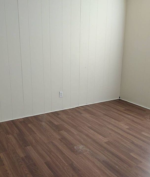2nd image of 1524-1528 S Broadway St #1526-2