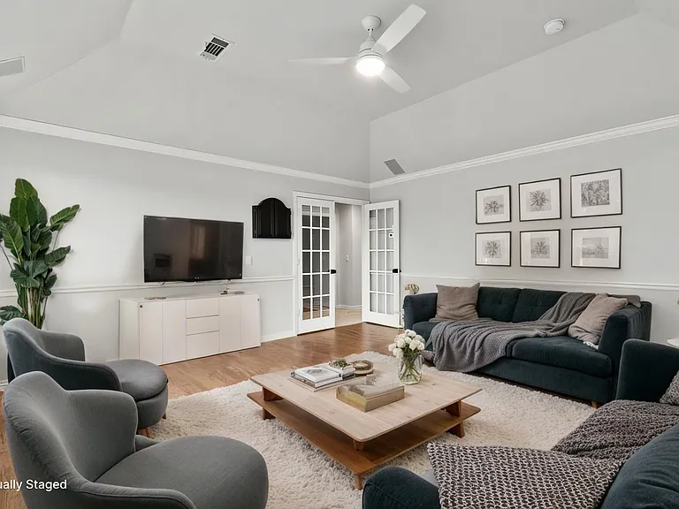 433 Martel Ln — Photo 29