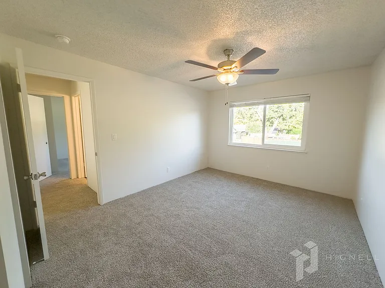 1836 Laburnum Ave — Photo 16