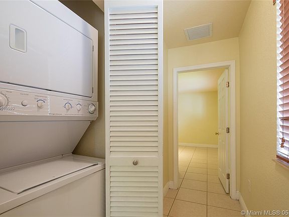 4th image of 7702 NE 3rd Ct #0