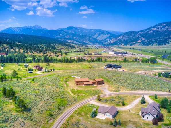 135 Twin Antler Dr, Gallatin Gateway, MT 59730