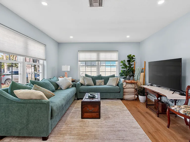 741 Lantana Ave — Photo 8