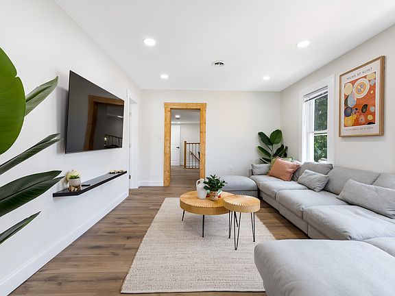 4th image of 1145 Rowley Ave #Up