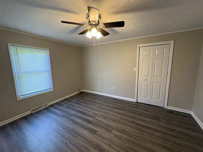 604 Enola Rd — Photo 9