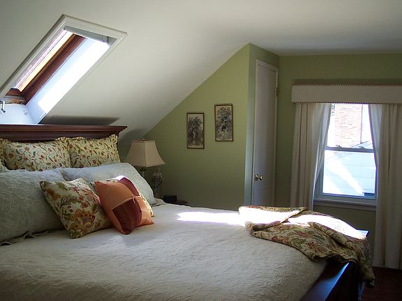 18.6' x 13' master bdrm