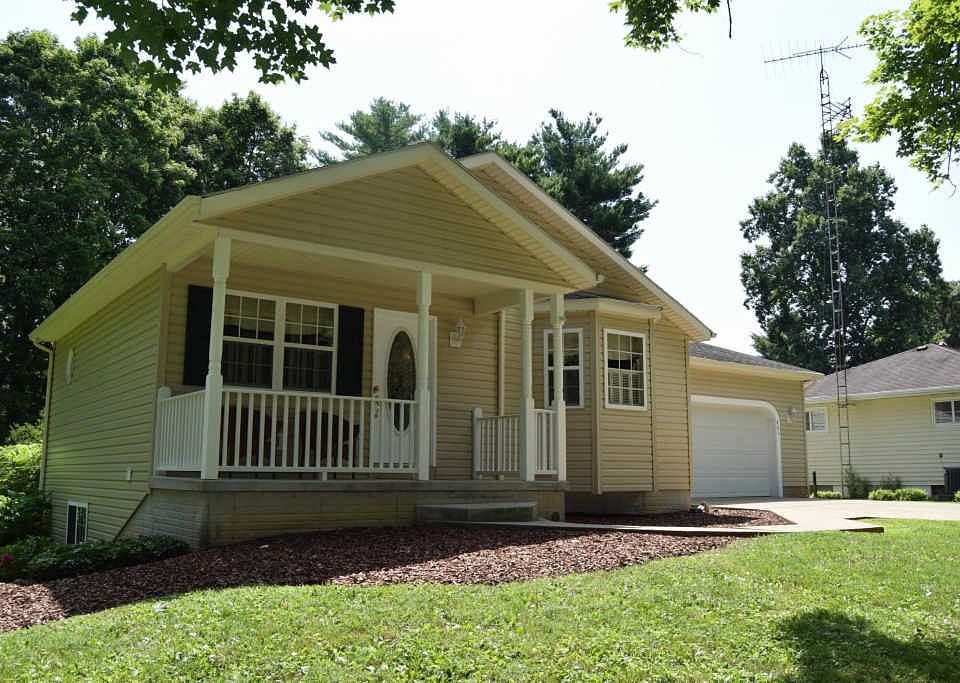 1st image of 466 Sherwood Dr E