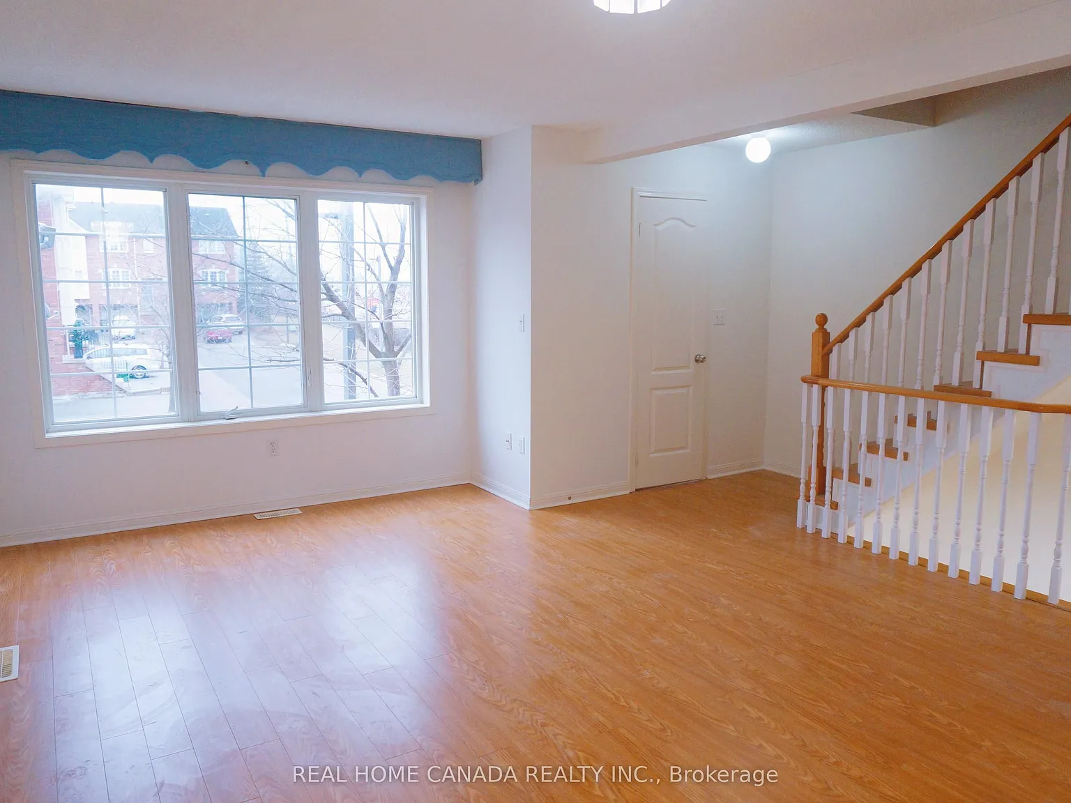 3 bed, $3,000 — Photo 4