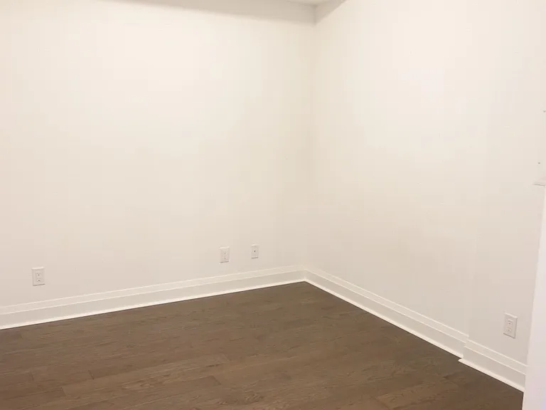 1080 Bay St #1403 — Photo 17