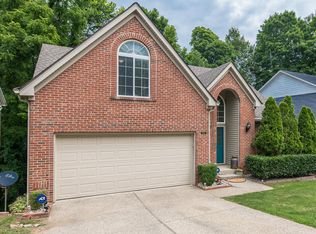 8405 Biggin Hill Ln, Louisville, KY