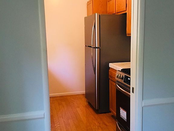 3rd image of 532 N Croft Ave
