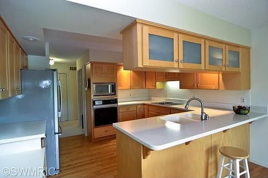 5th image of 2934 White Oaks Ln