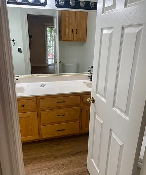 660 E Vermillion Ave — Photo 16