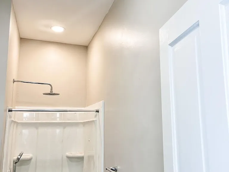 1610 Main St #3F — Photo 7