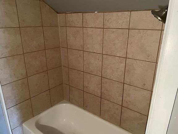 5th image of 7105 Flowerdale Ave