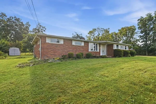 9590 O'Leary Dr — Photo 2