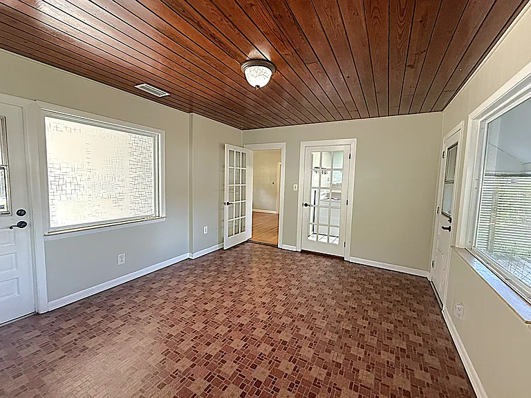 3000 Knollwood Cir — Photo 14