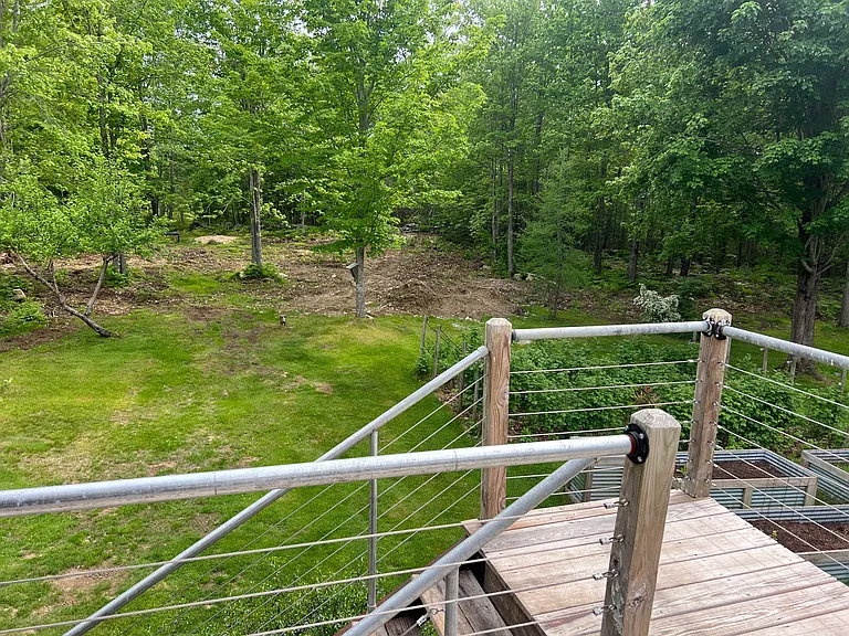 quiet & serene back yard
