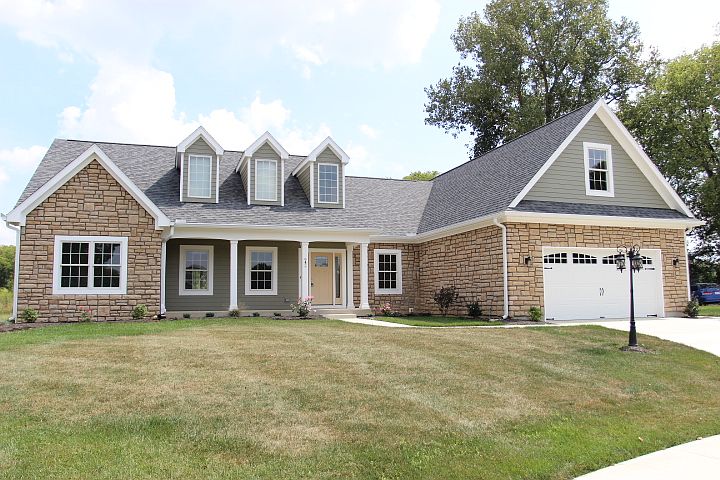 1st image of 942 Dickerson Dr