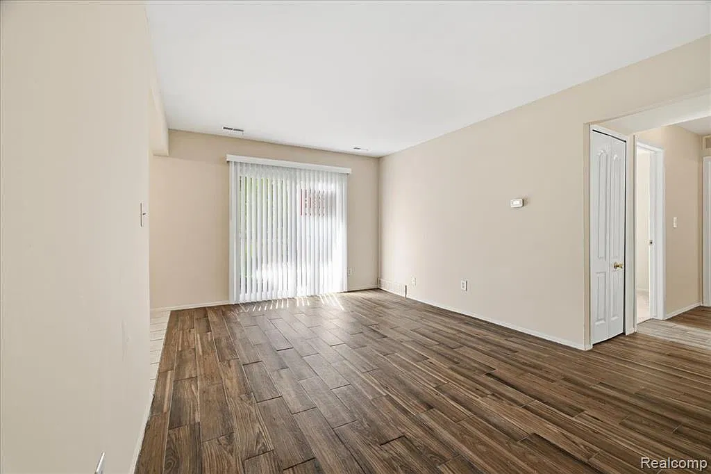 45250 Keding St — Photo 2