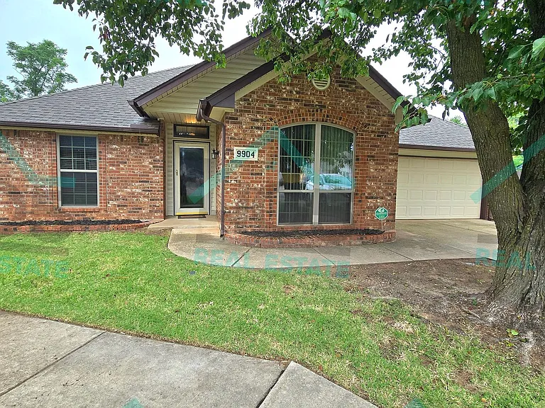 9904 Fox Fair Holw — Photo 1