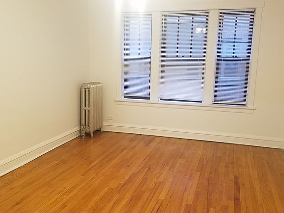 3rd image of 4243 N Hermitage Ave APT 1A
