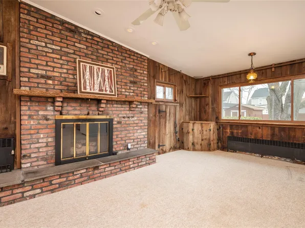 61 Dartmouth Street, Williston Park, NY 11596