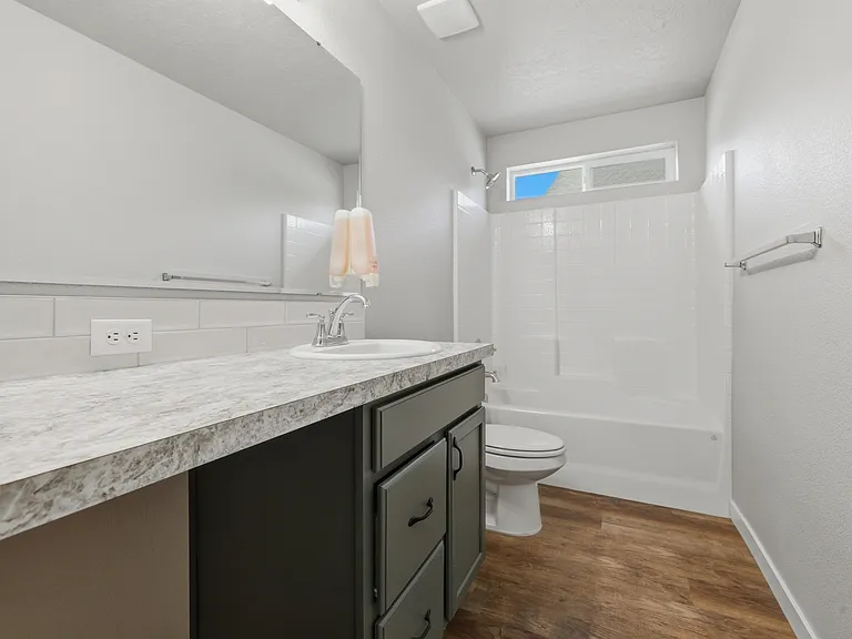 3391 S Rosa Parks Way — Photo 2