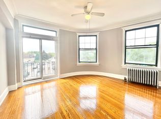 7133 N Ridge Blvd APT 3, Chicago, IL 60645