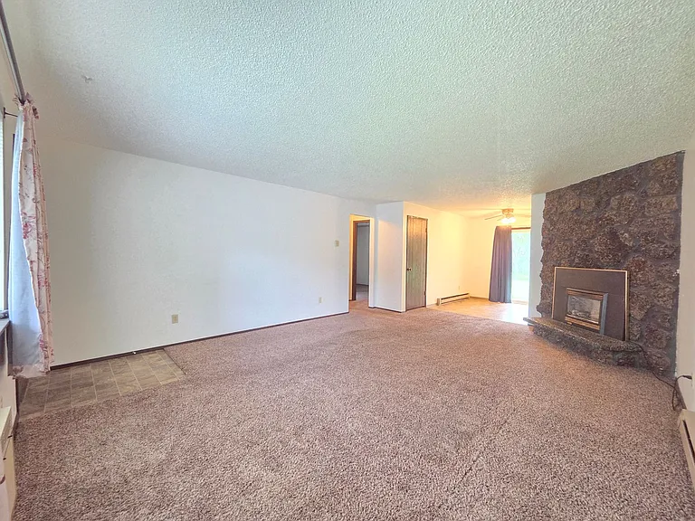 1318 S Robinhood St — Photo 3