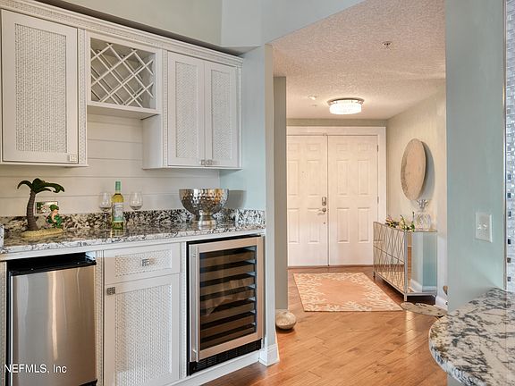 4th image of 115 SUNSET HARBOR Way #202
