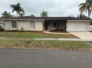 5940 SW 18th St, Plantation, FL 33317