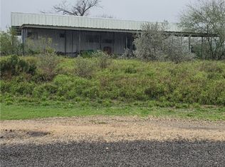 105 Ranger Dr, Sandia, TX 78383