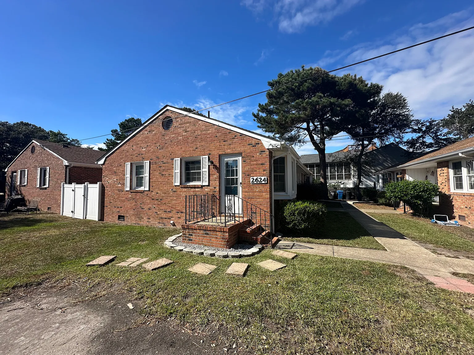 2 bed, 900 sqft, $1,995 — Photo 3