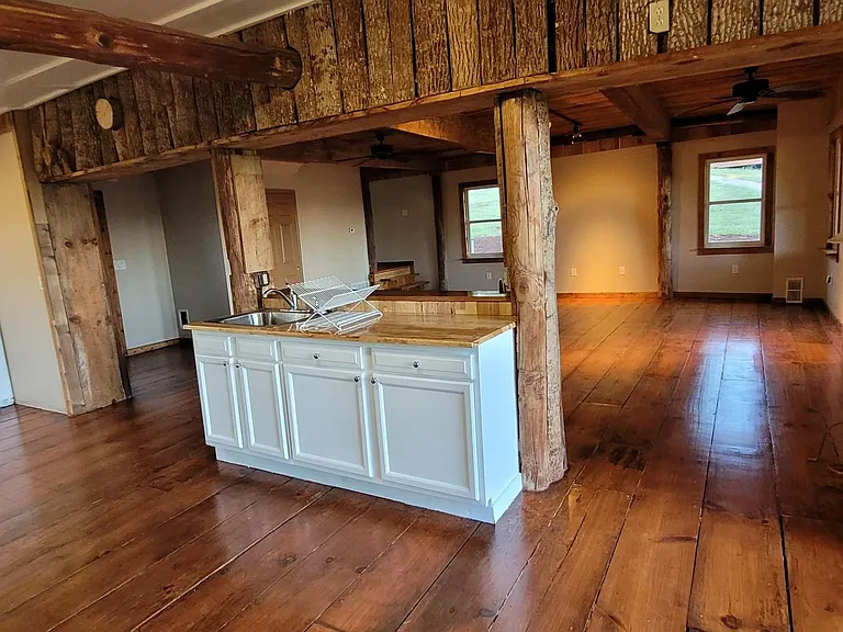 185 Pumpkin Hollow Rd — Photo 4