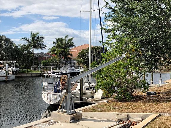 4th image of 135 Bayshore Ct