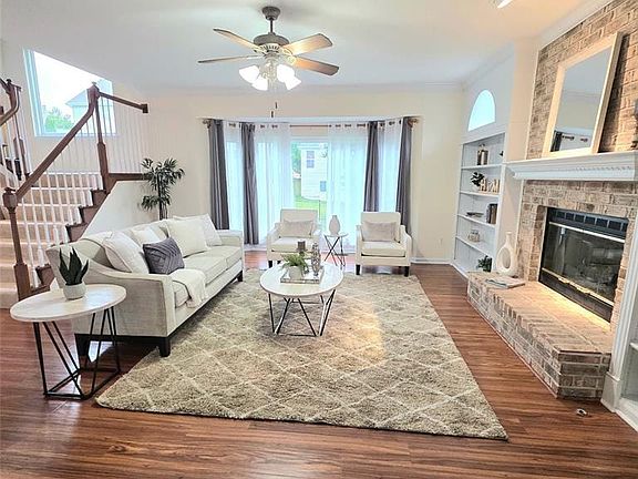 4th image of 205 Vista Pointe Court St