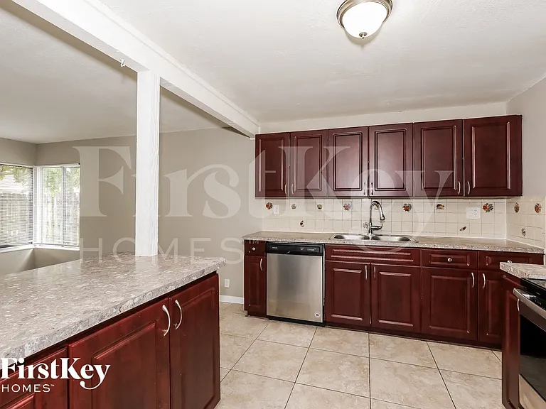 7200 NW 46th St — Photo 7