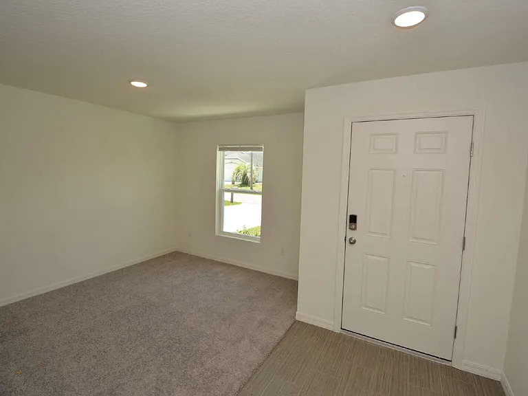 11 Roxland Ln — Photo 3