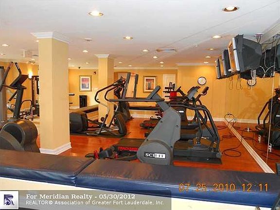 4th image of 1919 Van Buren St APT 813A