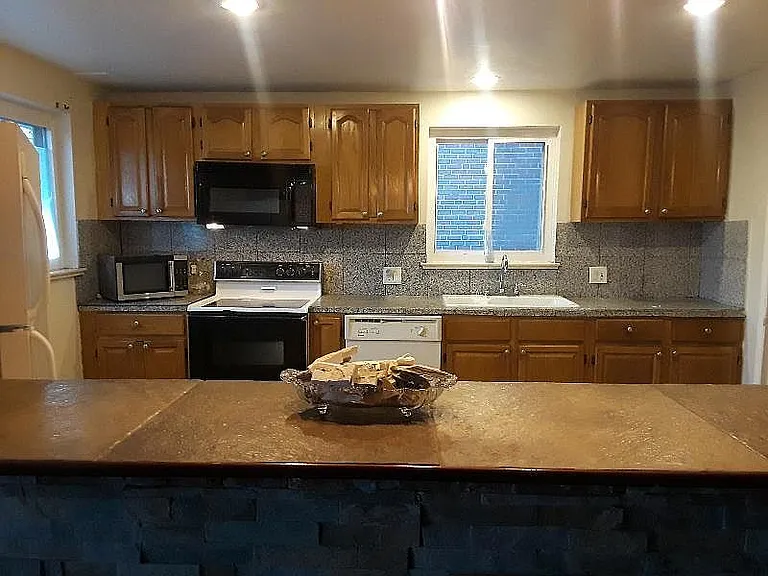 1641 Beeler St — Photo 1