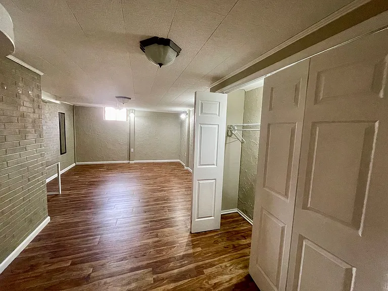 727 Sandusky Dr — Photo 16