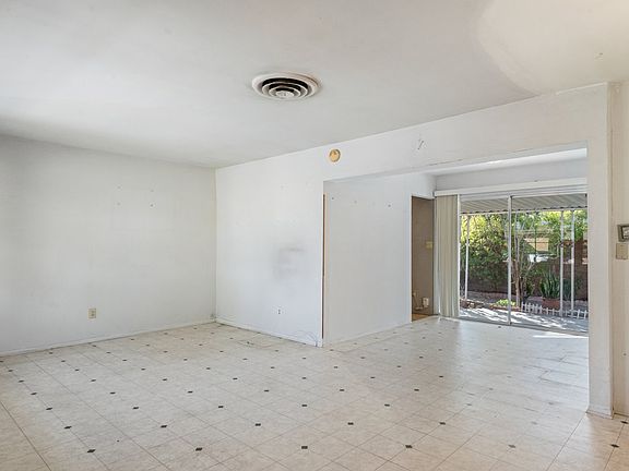 4th image of 9361 Obeck Ave