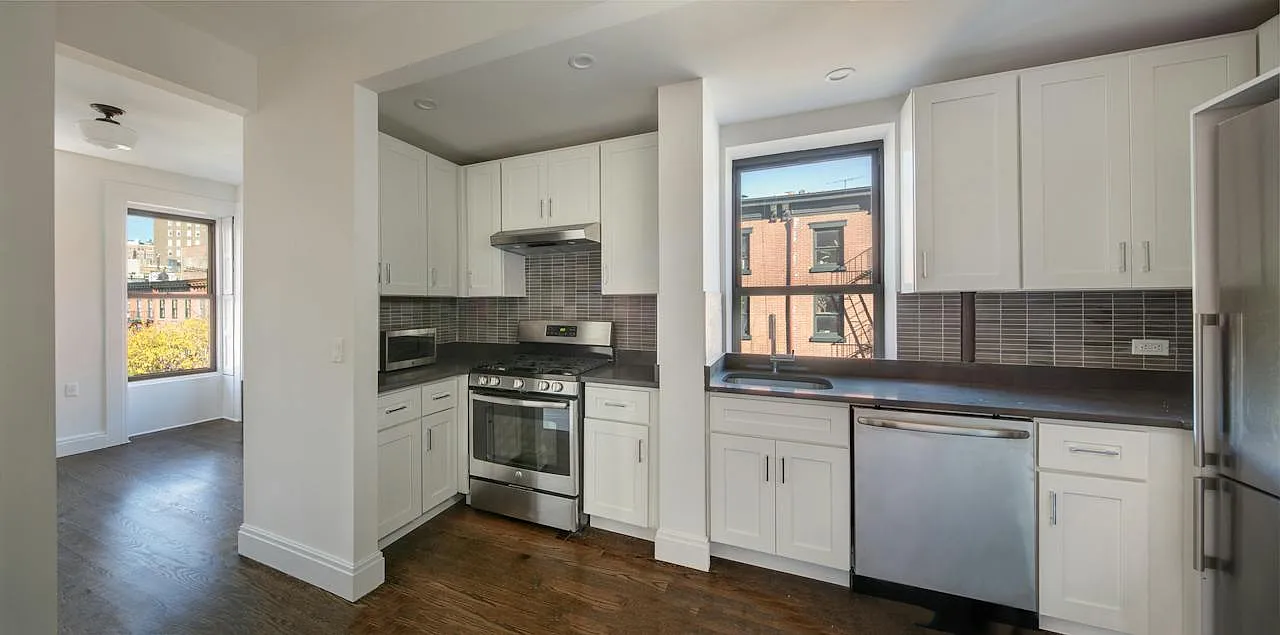 400 Bleecker Street — Photo 1