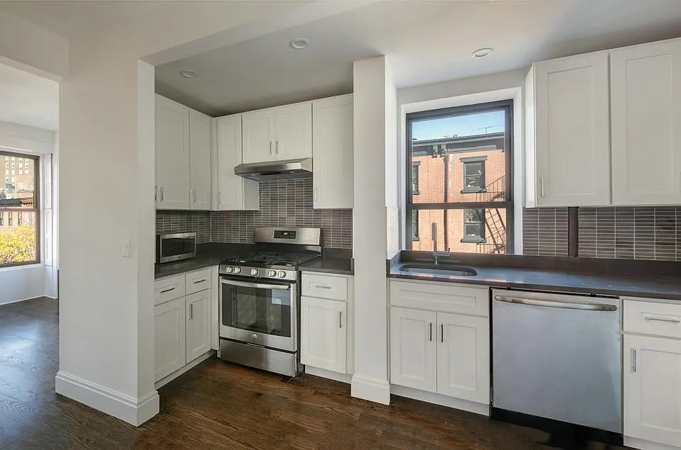 400 Bleecker St #4