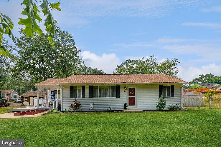 1st image of 11 Spruce Ln