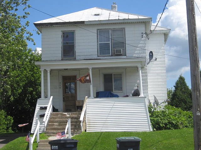 1st image of 716 Main St